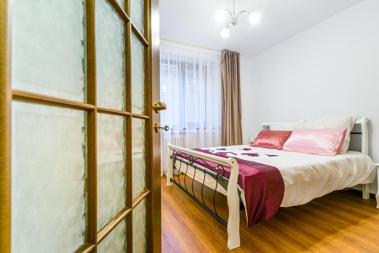 Bucharest Pedestrian Old Town 3 Bedrooms By Orchid Garden エクステリア 写真