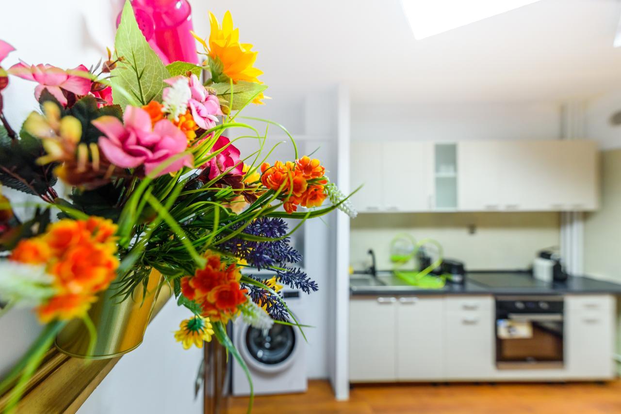 Bucharest Pedestrian Old Town 3 Bedrooms By Orchid Garden エクステリア 写真